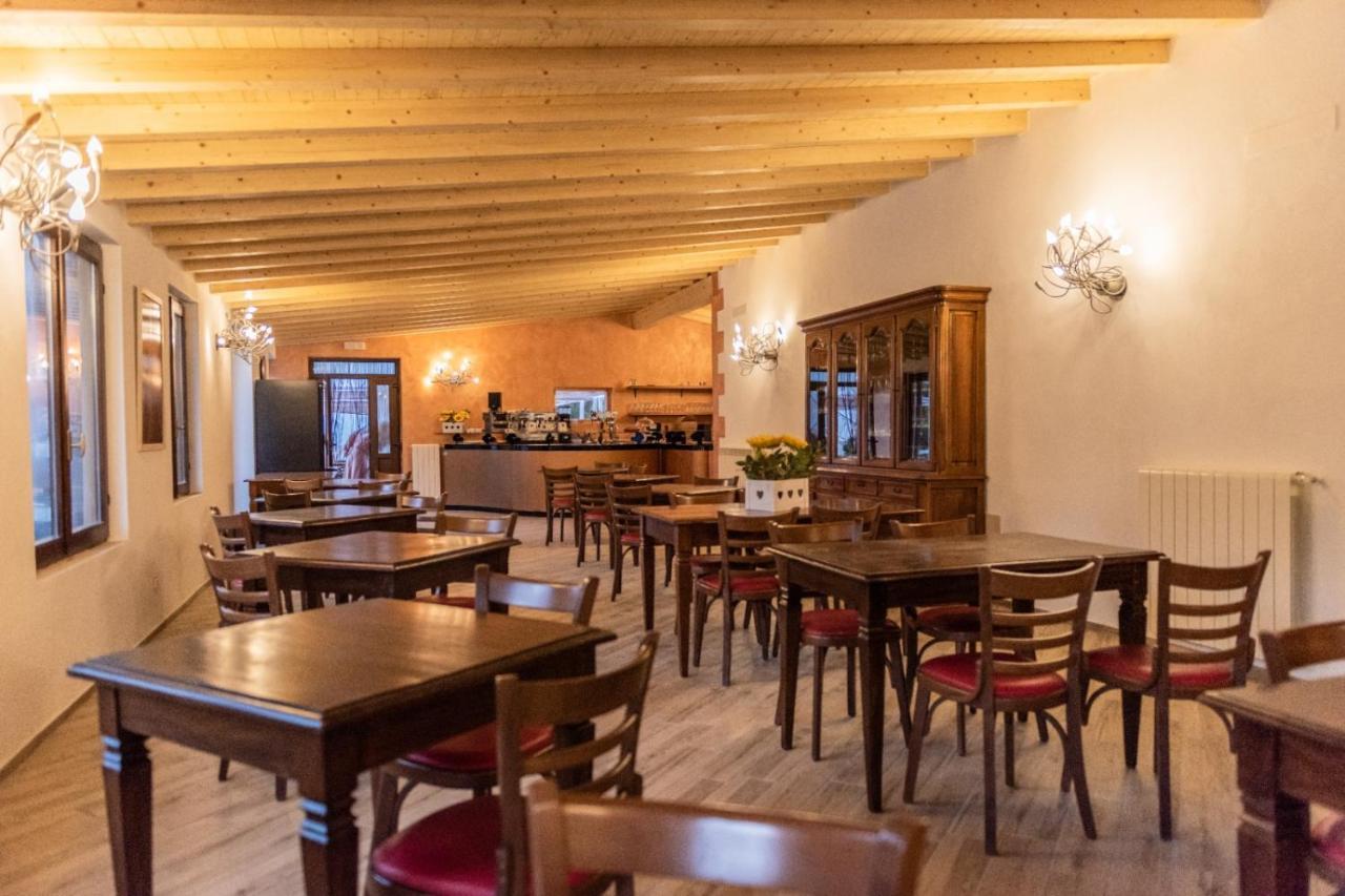 Agriturismo La Fornace Centro Ippico Como Eksteriør billede