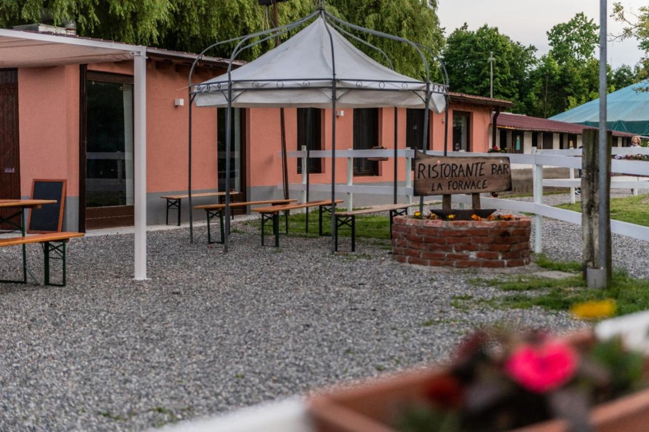 Agriturismo La Fornace Centro Ippico Como Eksteriør billede